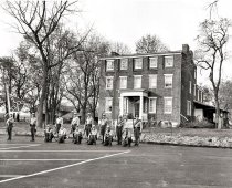 Co K, 5th VA Inf reenactors at Baker House
